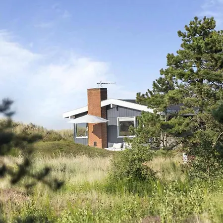 Simple Summer Living In Magical Setting *