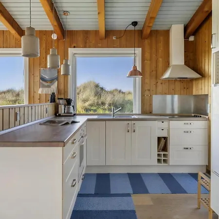 度假居 Simple Summer Living In Magical Setting *